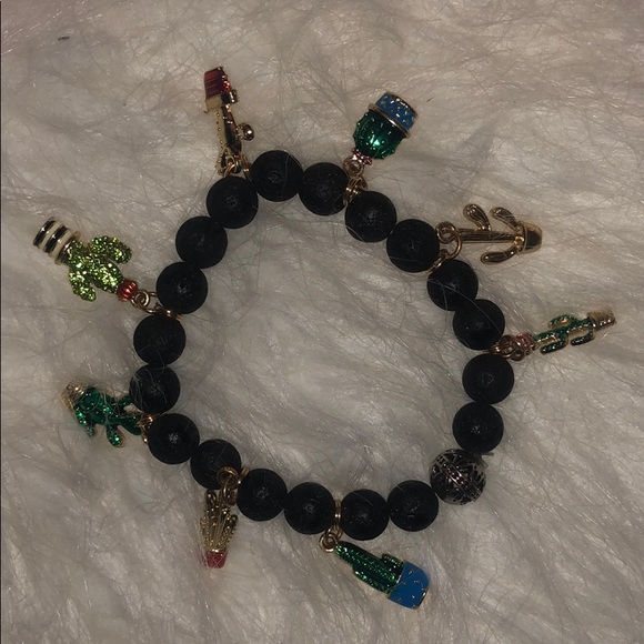 Lava bead essential oil diffusing bracelet - Picture 3 of 3